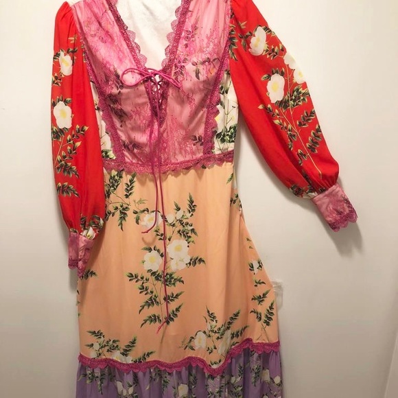 Dress - Picture 1 of 4